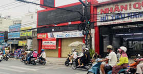 Cho thuê nguyên căn ngay bến xe Quận 8. LH: 0901085088