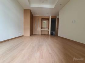 Bán căn hộ D3 tòa 901 Starlake 101m2, 2 phòng ngủ, giá 9 tỷ.