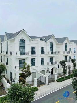 Cần tiền, Bán gấp biệt thự San Hô, cạnh hồ 24,5ha