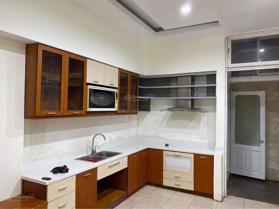 Bán nhà lô góc mặt ngã tư Hồng Tiến + Nguyễn Văn Cừ.- 7 tầng thang máy dòng tiền 50tr/ tháng