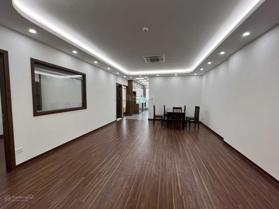 Tôi cần bán căn hộ chung cư Eurowindow- Trần Duy Hưng ,102m2, giá 5.x tỷ, LH 962675593 - Châu