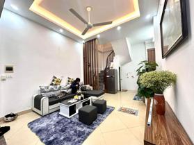 Trung tâm quận Đống Đa - ngõ thông - 3 bước ra hồ Kim Liên - nội thất thiết kế đẹp - tặng nội thất