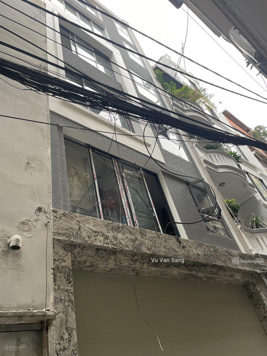 Bán nhà mặt phố Trần Hữu Tước 99 m2 MT 4,5m - LH: 0904996009