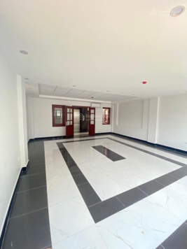 Bán nhà mặt phố Tây Sơn, Đống Đa, 556m - LH: 0938505688