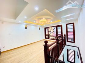 Bán nhà mới Linh Quang, Đống Đa, ô tô đõ cửa - LH: 0988.756.567