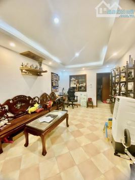 Bán căn Tập thể Công Đoàn Tây Sơn - Đống Đa 70m2 - LH: 0971290231