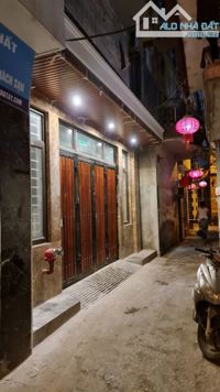 Bán nhà mặt phố Võng Thị, Tây Hồ, DT 105m2 - LH: 0937801040