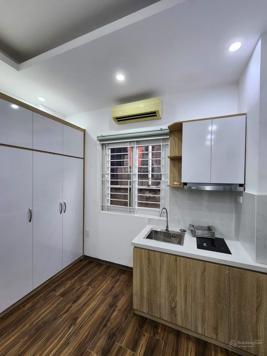 Bán nhà 6 tầng thang máy,10phòng cho thuê, lô góc Đống Đa. LH - 0904464901