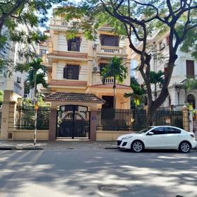 Bán nhà lô Hoàng Cầu, Trần Quang Diệu, ô tô tránh. LH - 0989551356