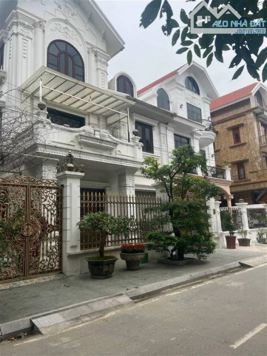 Bán nhà mặt phố Cương Kiên, Nam Từ Liêm, DT 162m2 - LH: 0964769634