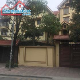 Bán nhà mặt phố Cương Kiên, Nam Từ Liêm, DT 176m2 - LH: 0964769634