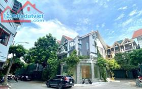 Bán nhà mặt phố Đình Thôn, Nam Từ Liêm, DT 202m2 - LH: 0932228824