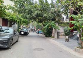 Bán nhà Hoàng Hoa Thám, Ba Đình, DT 50m2, 5 tầng, mặt 4.6m - LH: 0977619748