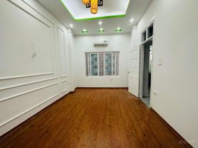 Bán nhà Thịnh Quang 32m2 - 5 Tầng - 4.75 tỷ Đống Đa. LH - 0986894984