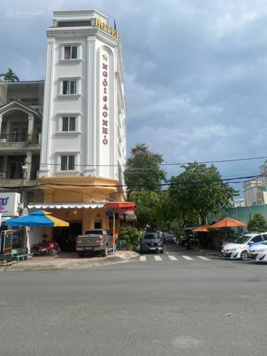 Bán khách sạn góc đường ở Xã Bình Hưng, Bình Chánh - LH: 0937777279