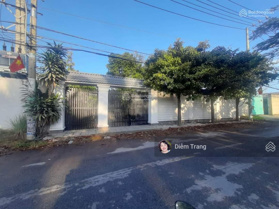 Bán biệt thự 1000m2 mặt tiền đường Võ Hữu Lợi, Bình Chánh - LH: 0818863188