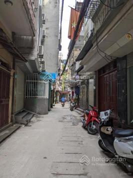 Bán đất tại đường Trần Khát Chân, quận Hai Bà Trưng dt 96 m2 - LH: 0932596286