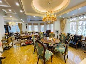 Bán biệt thự tại Nguyễn Trung Trực, Ba Đình, DT: 170m2 - LH: 0981118333