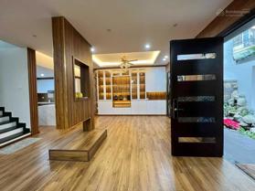 Bán biệt thự gần 400m2 phố Đội Cấn, Ba Đình, MT 10m, 3 tầng - LH: 0905516774