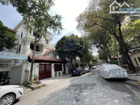 Bán Biệt Thự  Lưu Hữu Phước, Nam Từ Liêm , DT 190m2 - LH: 0778568686