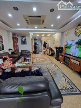 Bán nhà mặt phố Vương Thừa Vũ, Thanh Xuân, DT 47m2 - LH: 0368185961