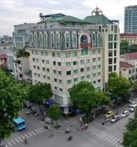 Bán toà nhà lô góc MP Bà Triệu, Hoàn Kiếm, DT 681m2 - LH: 0962673032