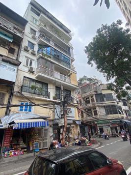 Bán căn hộ tập thể mặt phố Châu Long, Ba Đình, DT: 68m2 - LH: 0948298889