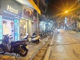 Bán Nhà Mặt Phố Hàng Mành, Hoàn Kiếm, DT 39m2 - LH: 0981118333