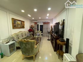 Bán nhà mặt phố Nguyễn Thái Học, Hoàn Kiếm, DT 40m2 - LH: 0983320949