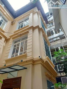 Bán nhà mặt phố  Y.E.C Xanh, Hai Bà Trưng, DT 140m2 - LH: 0333357531