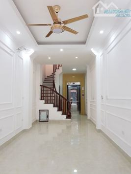 Bán nhà mặt phố Tam Trinh, Hoàng Mai, DT 60m2 - LH:  0978409291