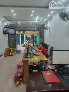 Bán nhà mặt phố Quỳnh Lôi, Hai Bà Trưng, DT 43m2 - LH: 0384747097