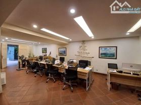 Bán nhà mặt phố Ngọc Khánh, Ba Đình, DT 95m2 - LH: 0966752013