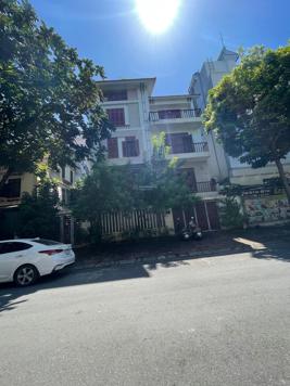 Bán biệt thự khu đô thị Dịch Vọng DT 310m2 - LH: 0985166637