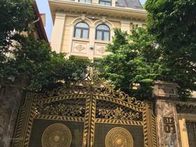 Bán biệt thự Cầu Giấy DT 180m2 - LH: 0904669001