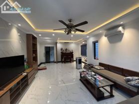 Bán nhà mặt phố Mai Phúc, Long Biên, DT 75m2 - LH: 0978761874