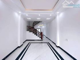 Bán nhà riêng phố Ngọc Trì, Long Biên, DT 40m2 - LH: 0971330283