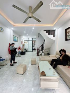 Bán nhà mặt phố Trường Lâm, Long Biên, DT 64m2 - LH: 0968467990