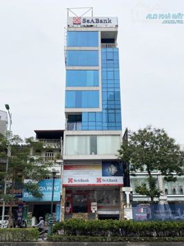 Bán nhà mặt phố Nguyễn Văn Cừ, Long Biên, DT 220m2 - LH:  0901770654