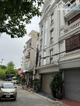 Bán nhà mặt phố Sài Đồng, Long Biên, DT 75m2 - LH: 0982677999