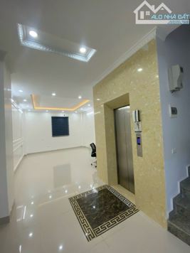 Bán nhà mặt phố Gia Thượng, Long Biên, DT 80m2 - LH: 0343388191