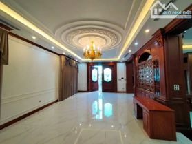 Bán nhà mặt phố Nguyễn Cao Luyện, Long Biên, DT 92m2- LH: 0967867839