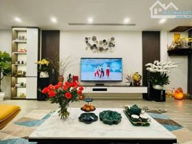 Bán nhà mặt phố Bồ Đề, Long Biên, DT 110m2 - LH:  0816 664 860