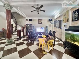 Bán nhà mặt phố Đặng Vũ Hỷ, Long Biên, DT 75m2 - LH: 0942985599