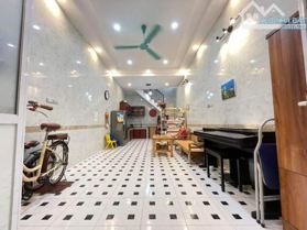 Bán nhà mặt phố Trường Lâm, Long Biên, DT 30m2 - LH:  0986337848
