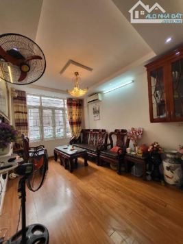 Bán nhà mặt phố Giang Biên, Long Biên, DT 36m2 - LH: 0974356392