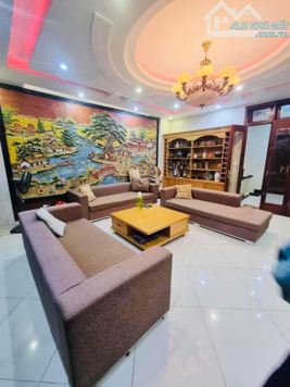 Bán nhà mặt phố Sài Đồng, Long Biên, DT 55m2 - LH: 0978889596