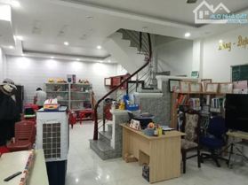 Bán nhà mặt phố Thạch Cầu, Long Biên, DT 51m2 - LH:  0916764981