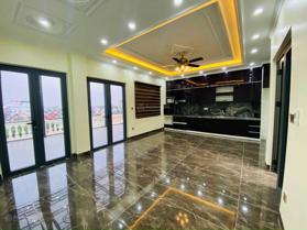 Bán nhà mặt phố Giang Biên, Long Biên, DT 70m2 - LH: 0975620983