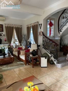 Bán biệt thự phố Nguyễn Hoàng Tôn, Bắc Từ Liêm - LH: 0976031905